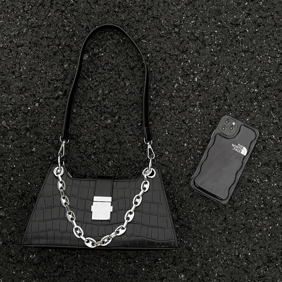 Alba Croc Shoulder Bag - Image 3
